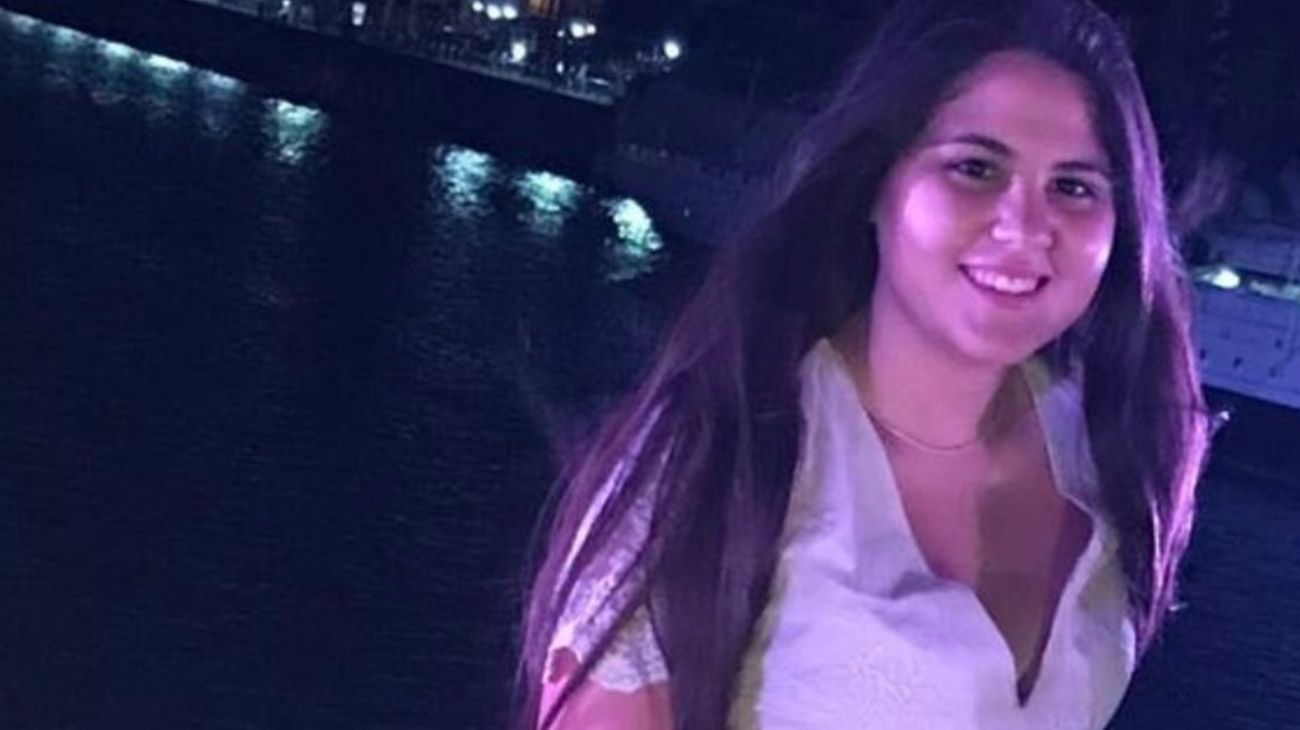 Buscan a una adolescente que se fue de su casa en Palermo. Michelle Médula. Tiene 15 años y el miércoles por la mañana se fue de su casa tras dsicutir con su familia.