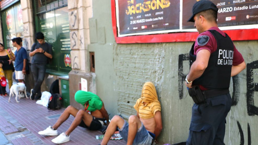 Se hacían pasar por vendedores ambulantes de Hecho en Buenos Aires.