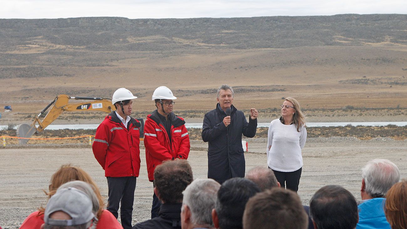 Santa Cruz: El presidente Macri recorrió las obras de la represa Cóndor Cliff con la gobernadora Alicia Kirchner.