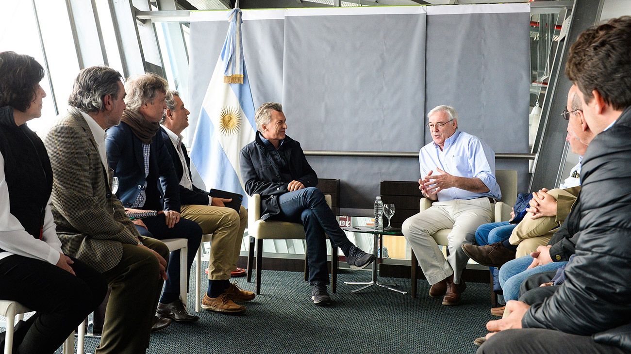 El presidente Mauricio Macri encabezó hoy en esta localidad un encuentro con productores patagónicos de ganado ovino y bovino y empresarios de Santa Cruz.