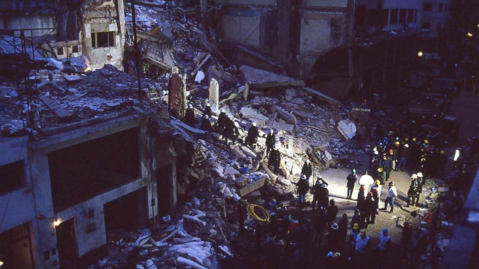 Al menos 85 personas murieron en el atentado terrorista de la AMIA el 18 de julio de 1994.