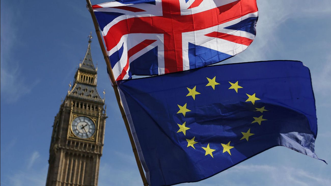 HSBC apuesta a la libra por posibilidad de que no haya brexit