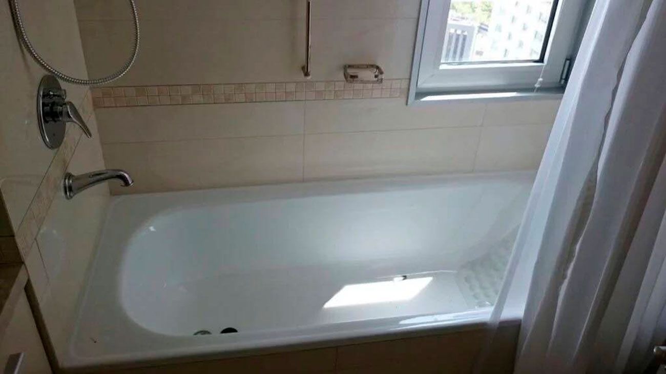 Uno de los baños del departamento de Nisman.