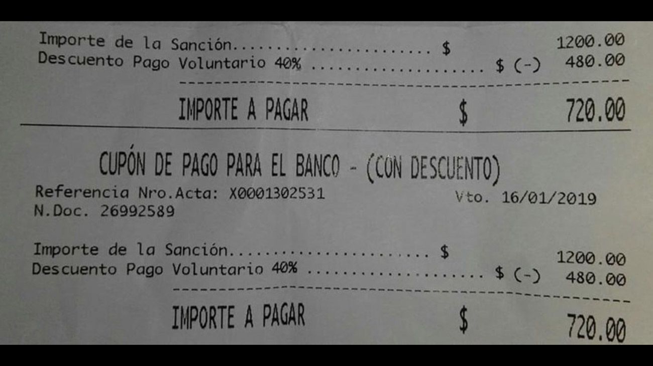 La multa que debió pagar el conductor por manejar en ojotas.