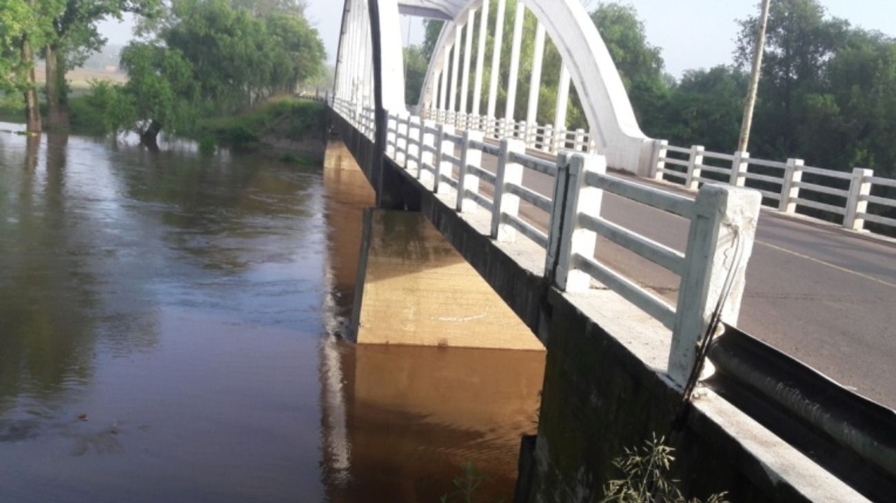 En la zona del puente Geopé en Arrecifes hallaron la bicicleta en que se movilizaba Enzo Miño, el joven de 21 años que se suicidó y se convirtió en la décima muerte en 2 meses en esa ciudad.
