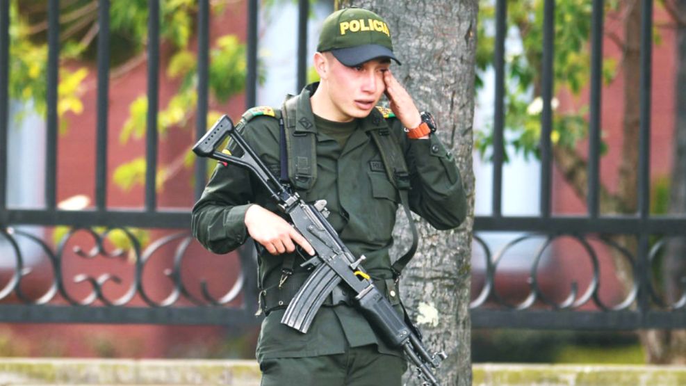 atentado escuela policia bogota colombia