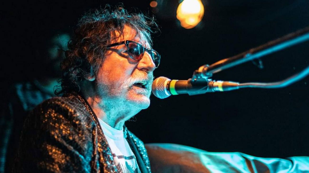 El artista llegó el viernes 11 y sin aviso se presentó en una cervecería de la zona. Luego participó en un recital de Rubén Rada el sábado y en un concierto que se hizo el martes.