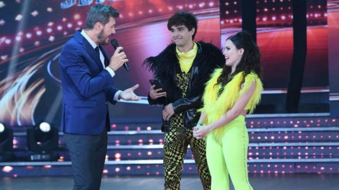 Marcelo Tinelli junto a Sofi Morando y Julián Serrano