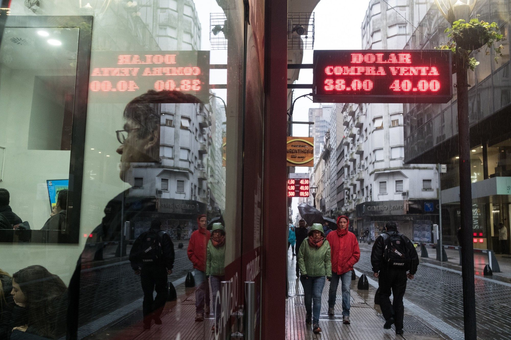 Creditors Target PGA Golf Course as Argentine Crisis Deepens 