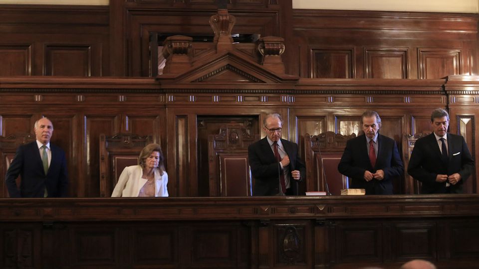 La Corte Suprema tratará la controversia por la consulta popular convocada en La Rioja sobre la posibilidad de una nueva elección del gobernador Sergio Casas.