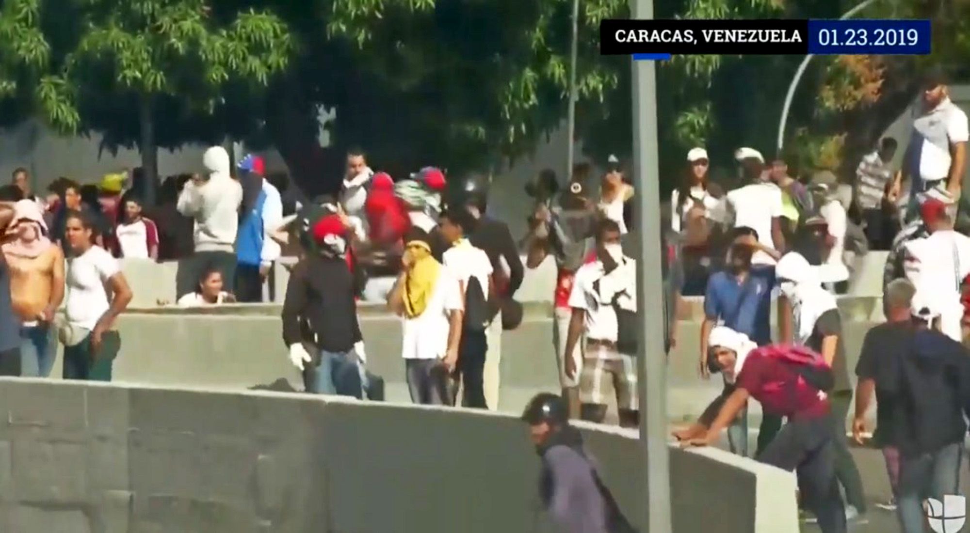 Venezuela: Juan Guaidó se autoproclama presidente interino y Trump lo reconoce, incidentes en las calles.