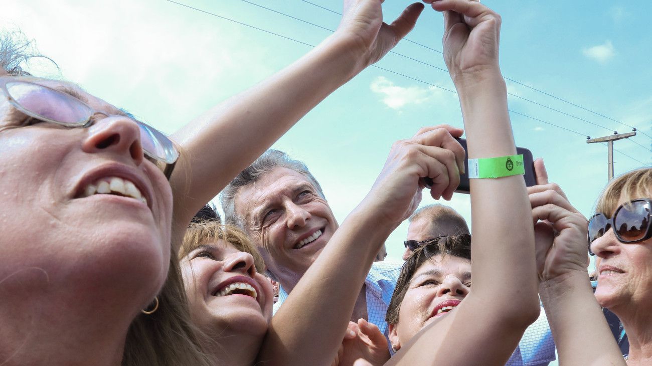 El presidente Mauricio Macri recorrió las obras de la Ruta Nacional 5, en la ciudad bonaerense de Suipacha.