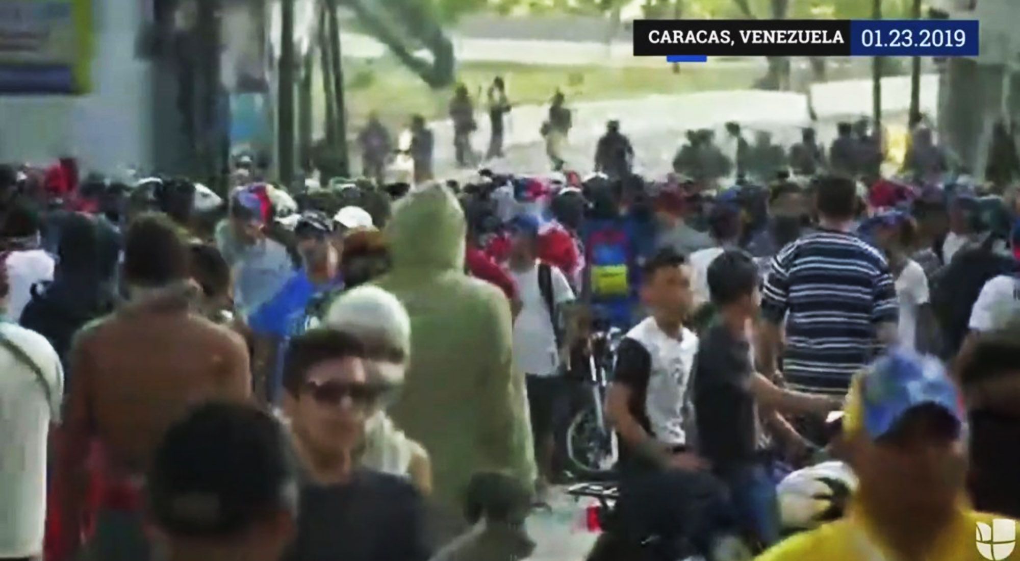 Venezuela: Juan Guaidó se autoproclama presidente interino y Trump lo reconoce, incidentes en las calles.