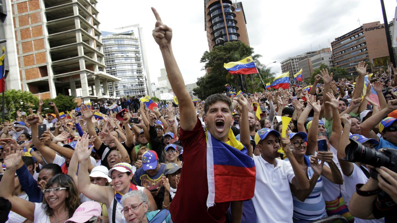 El pueblo venezolano se manifiesta en contra de Maduro.