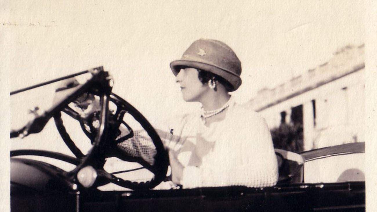 Fue la primera mujer en obtener un registro de conducir en Argentina.