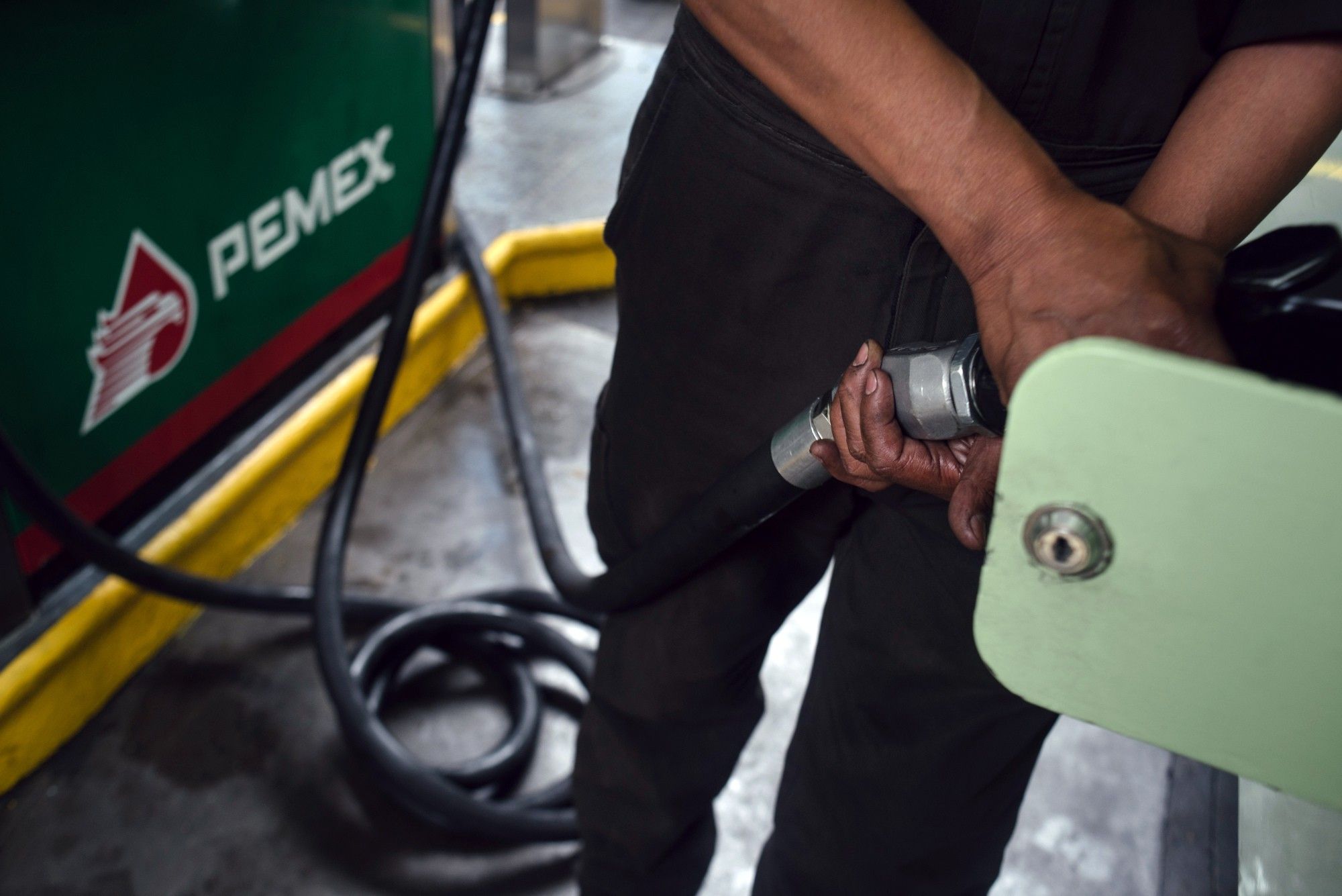Pemex Bonds Drop as AMLO Fails to Dispel Fears of Cut to Junk