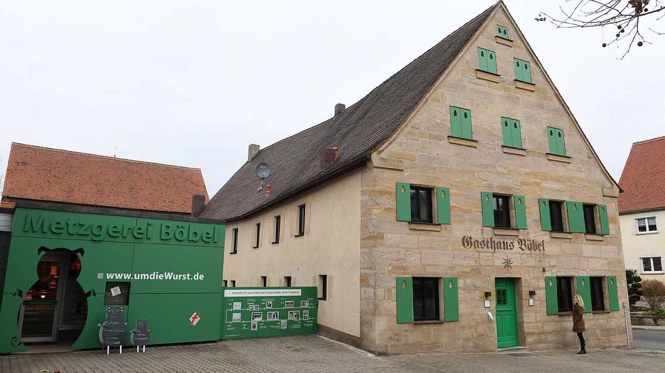 Edificio del llamado Wursthotel (hotel de salchichas) en Rittersbach, sur de Alemania. Lo que suena como una pesadilla vegetariana es el audaz sueño hecho realidad de Claus Boebel, un carnicero de tercera generación y propietario de lo que él llama el primer y único hotel de salchichas del mundo.