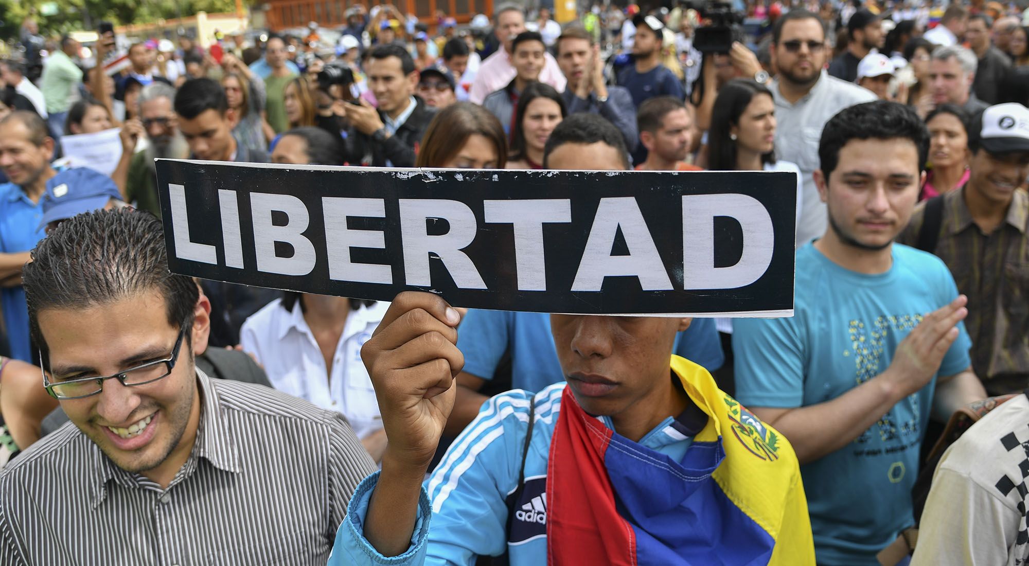 Nueva marcha opositora a Nicolas Maduro en Venezuela.