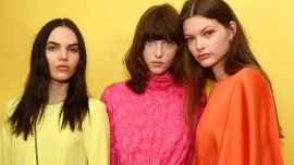 carolina-herrera-look-natural-cabello-sano