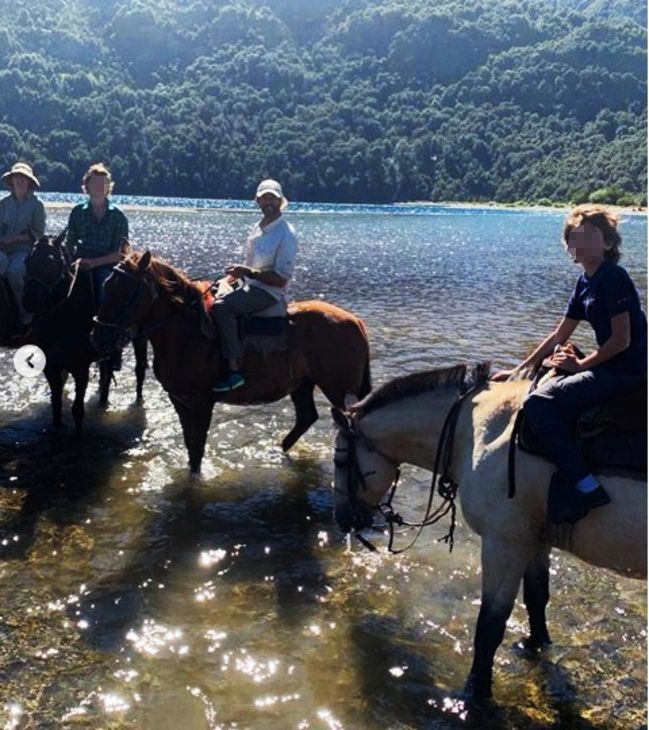 Febrero 2019. Guillermo Dietrich, su mujer y sus hijos de vacaciones en el sur.