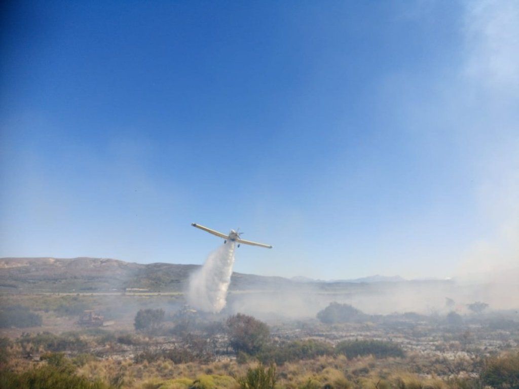 No logran controlar el incendio