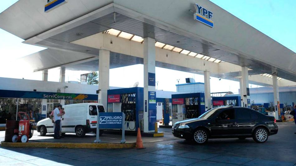 La petrolera estatal aumentó los precios de sus combustibles.