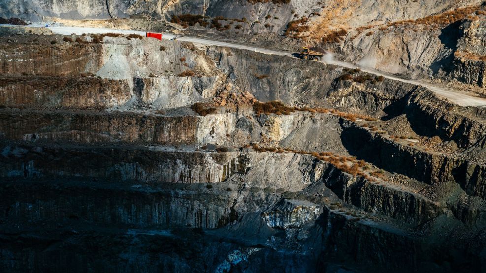 De Beers Studies Soaking Carbon Into Diamond-Mine Waste Rock