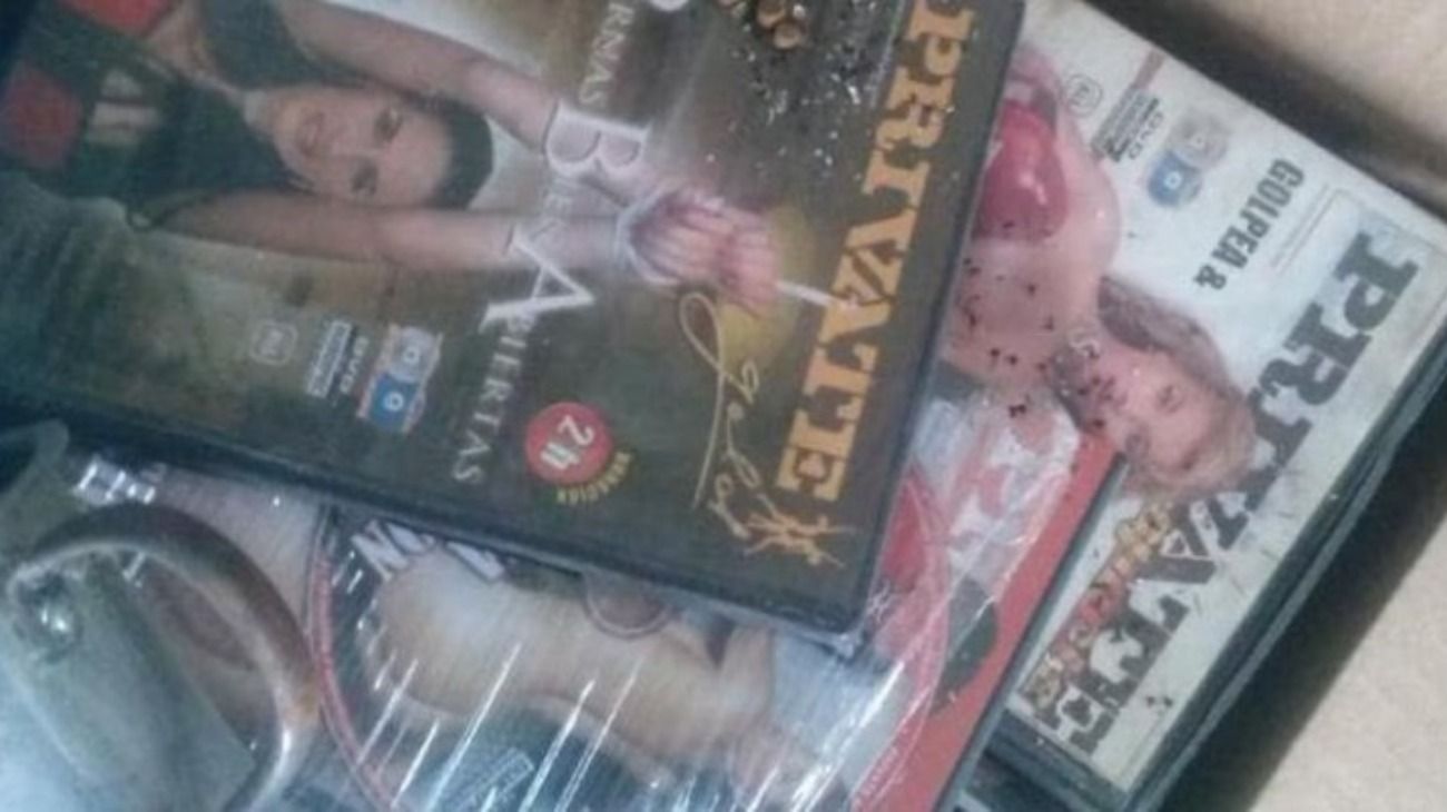 En la vivienda se hallaron películas pornográficas. 