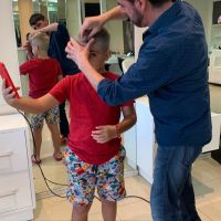 ¡Igualito a papá! Bejamín Agüero se tiñó el pelo como el Kun