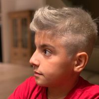 ¡Igualito a papá! Bejamín Agüero se tiñó el pelo como el Kun