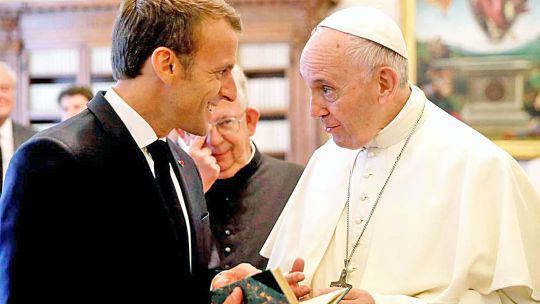 Líderes. Mientras que Francisco es la persona más confiable, Macron descendió en imagen.
