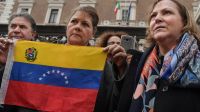 Italy's Divided Populists Reach Deal on Venezuela, Urge New Vote