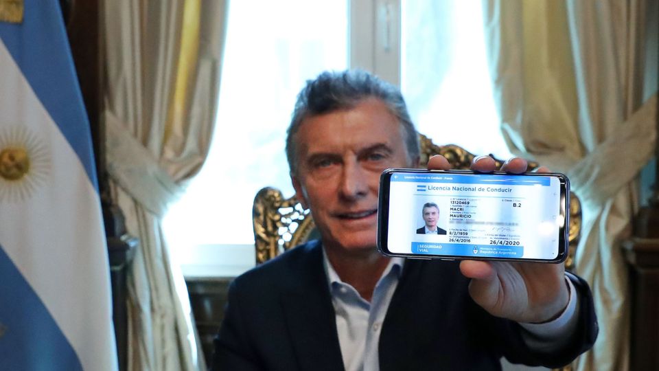 El presidente Macri presentó por redes sociales la licencia de conducir digital