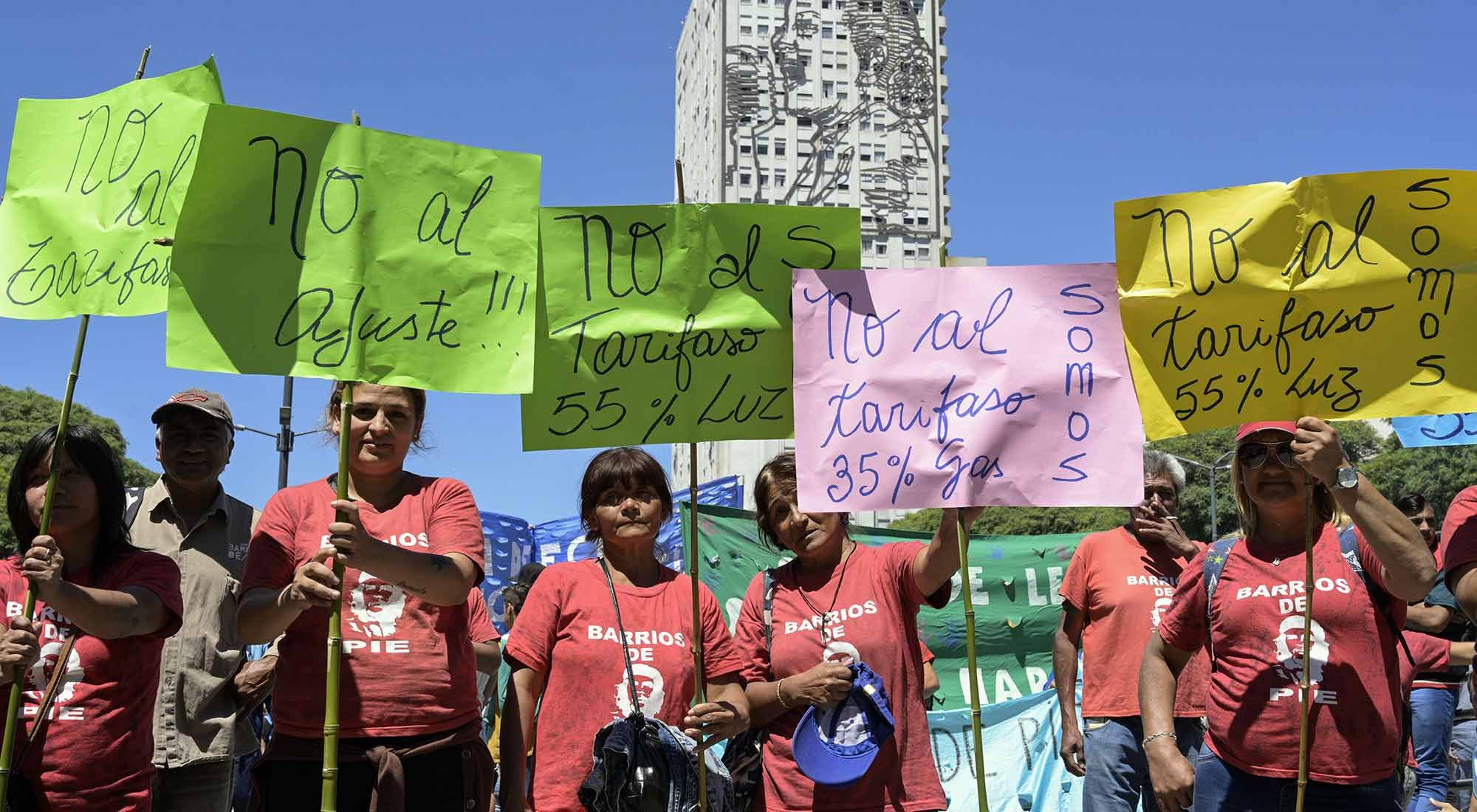 Organizaciones sociales marcharon al Obelisco contra el gobierno