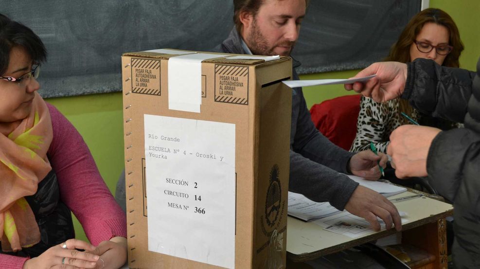 urna-elecciones-13022019