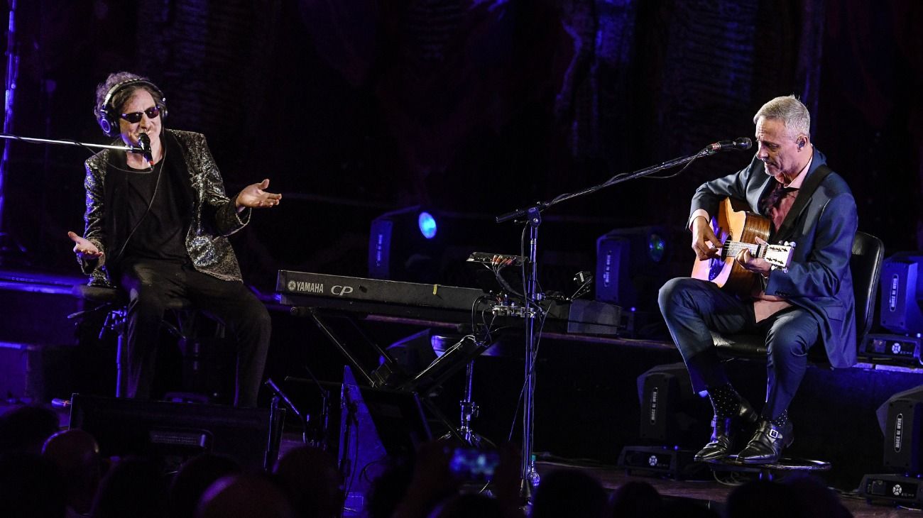 Aznar cerró en el teatro Colón su gira Resonancia y sorprendió a todos con sus dos invitados. 