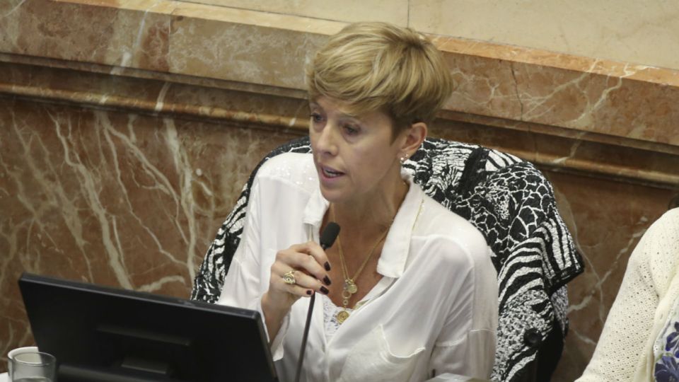 La senadora Silvina García Larraburu.