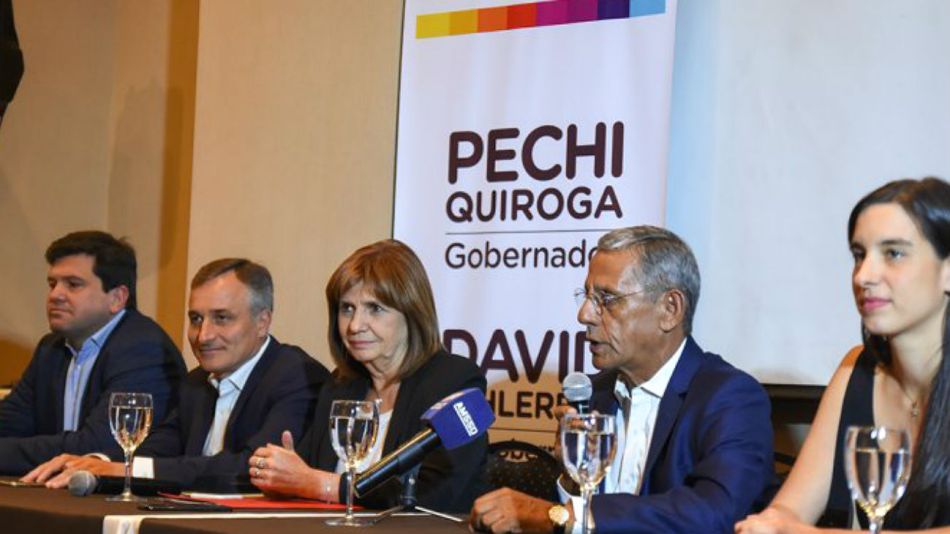 Bullrich, haciendo campaña por Pechi Quiroga en Neuquén.