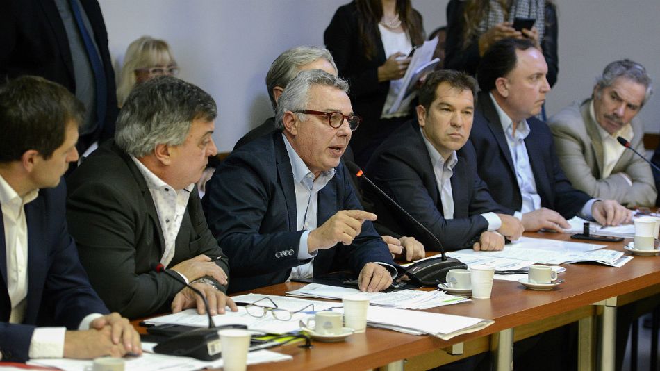 Julio Zamora, intendente de Tigre, haciendo uso de la palabra.