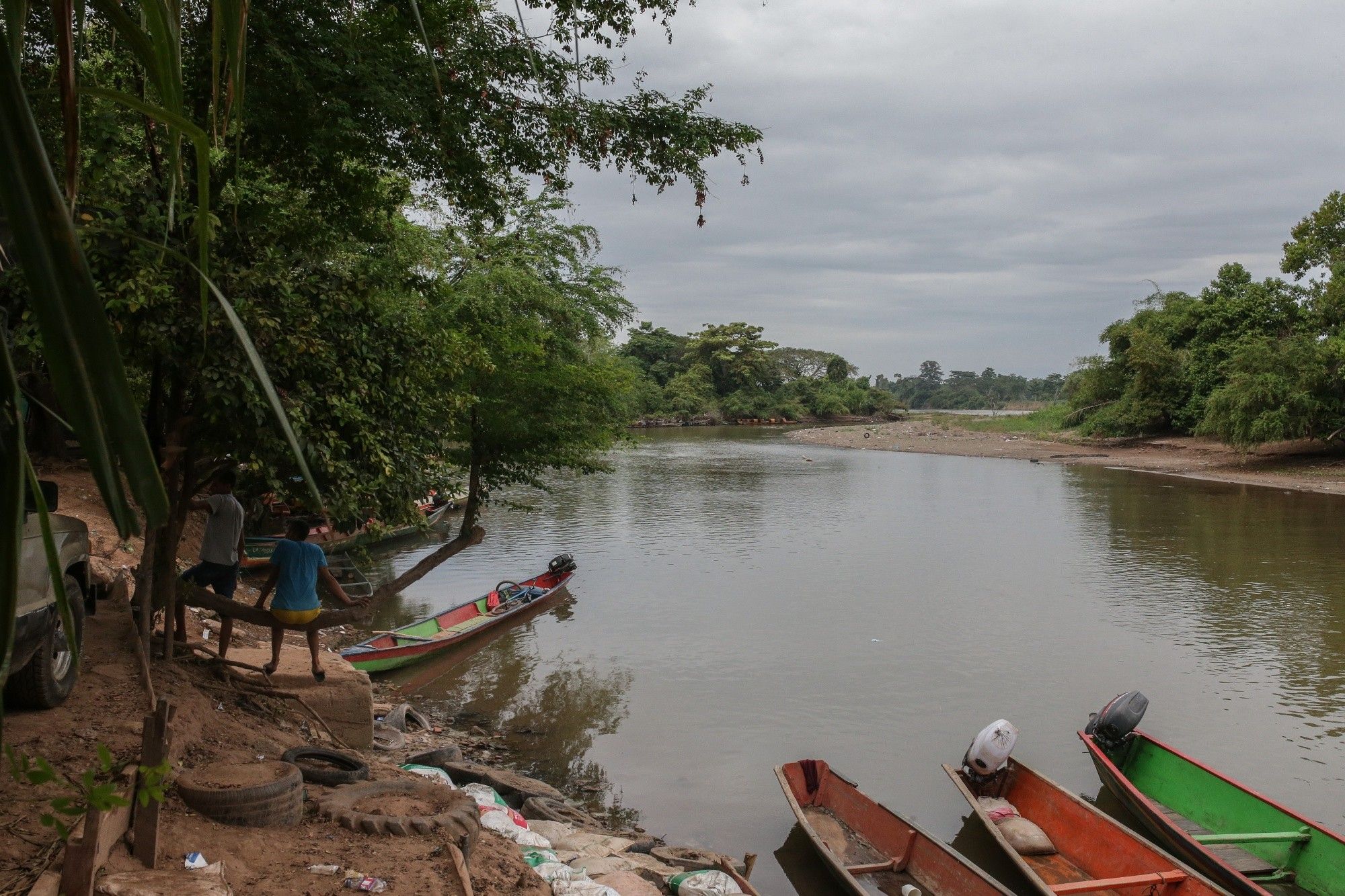 Fuel Smugglers Operate On Border As Maduro Blocks Aid 