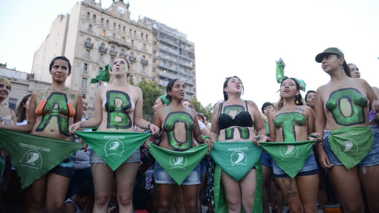 Pañuelazo en el congreso para pedir por el aborto legal seguro y gratuito