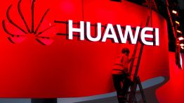 It's Huawei Versus the U.S. Government at Biggest Wireless Event
