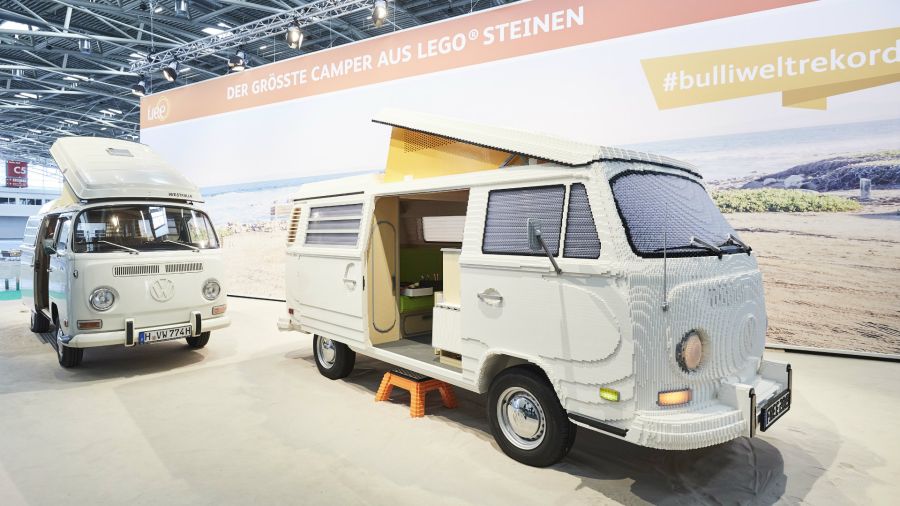 Volkswagen T2 construida con 400.000 piezas de Lego