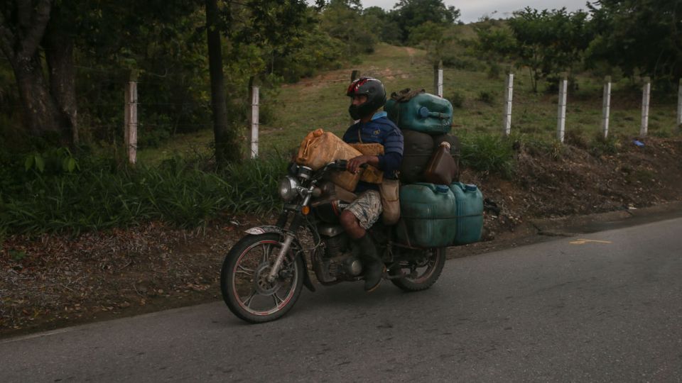 Contrabandistas de combustibles en Venezuela