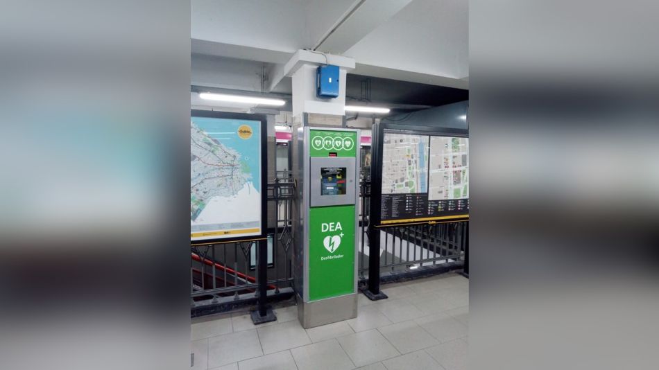 20190220 Desfibriladores en estaciones del Subte