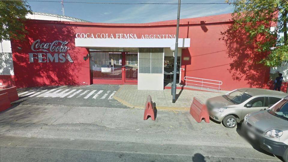 Femsa, principal embotelladora de Coca Cola, pidió un Procedimiento Preventivo de Crisis por la caída de consumo