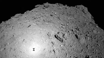 La sonda japonesa Hayabusa2, en el momento en que se aproximaba al asteroide Ryugu.