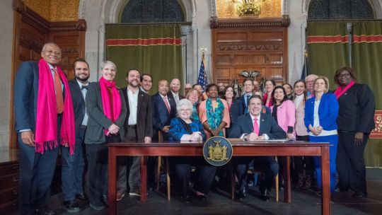 El gobernador neoyorquino, Mario Cuomo, firmó la nueva norma.