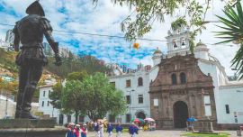 Con antecedentes preincaicos y coloniales, la capital ecuatoriana es el punto de partida hacia una región verde, ideal para la pesca y la aventura.