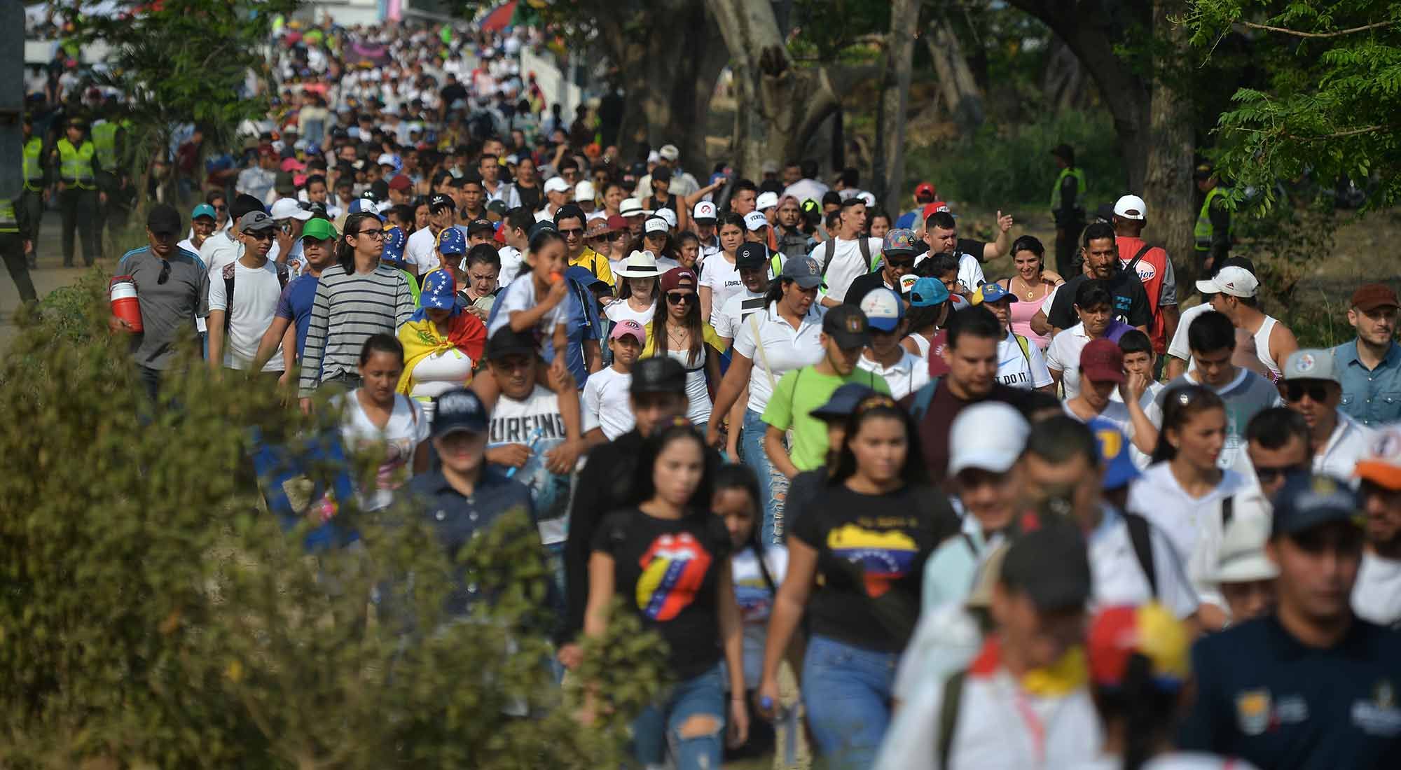 Una multitud espera en Cucuta por el Venezuela Aid Live 